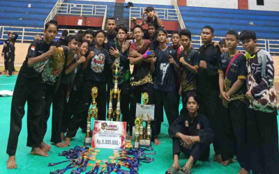 Santri At-Tawazun Borong Emas dan Kontingen Kalijati Raih Juara Umum di Kejuaraan Pencak Silat SDC 2025