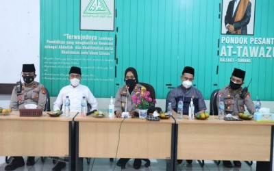 Kapolres Subang Silaturahmi dengan Pimpinan Pondok Pesantren At-Tawazun Kalijati Subang Sampaikan Pesan Kamtibmas